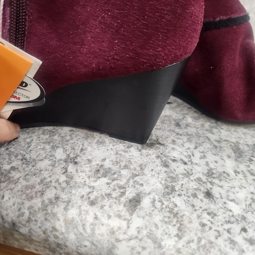 NWT Sporto heeled booties
